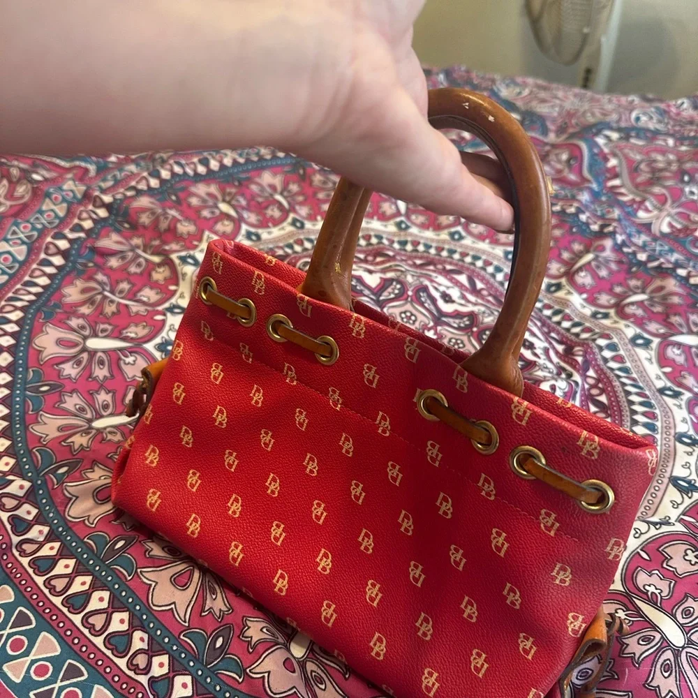 Sold - Picture 3 of 8